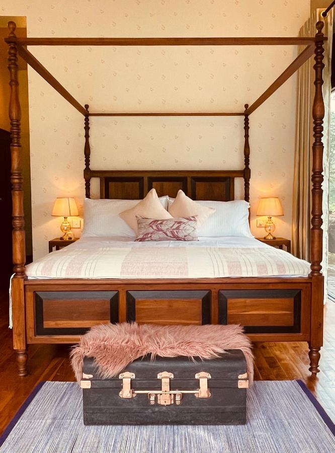 Rosewood Manor * Botiyatenna