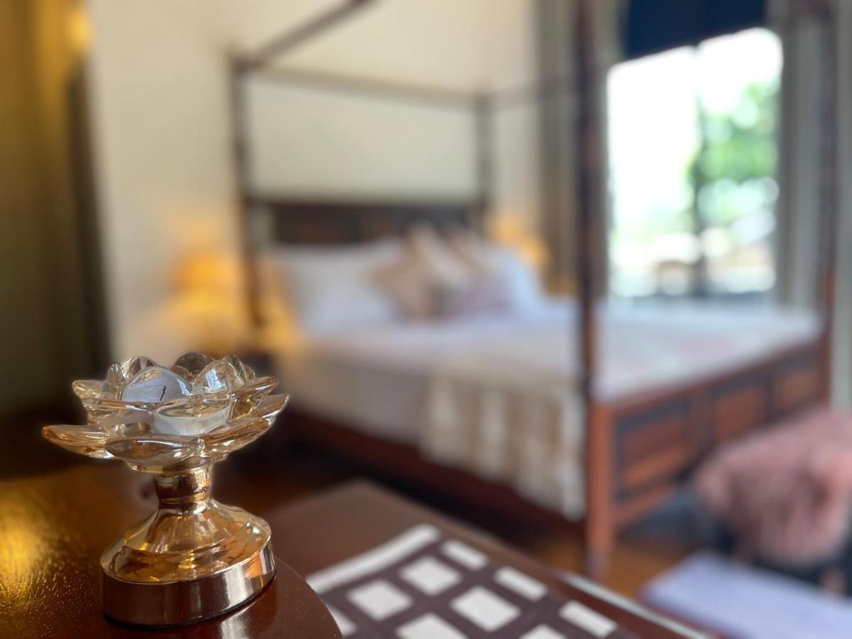 Rosewood Manor Lodge *